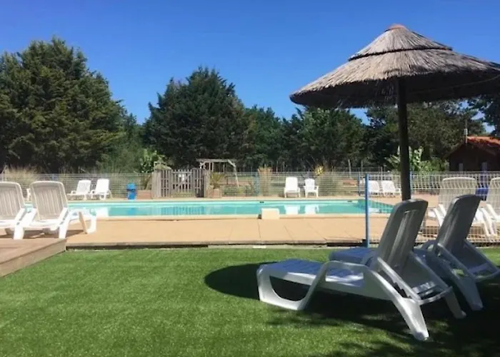 Kamp alanı Bois 4 Domaine Les Epinettes Saint-Gervais (Vendee)